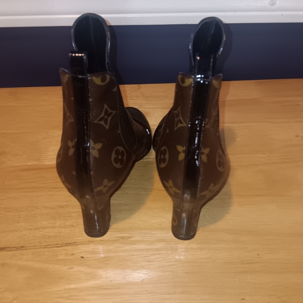 Louis Vuitton Monogram Heeled Boots Size 35 - Picture 4 of 6